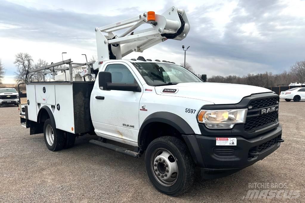 RAM 5500 TRADESMAN Nostolava-autot