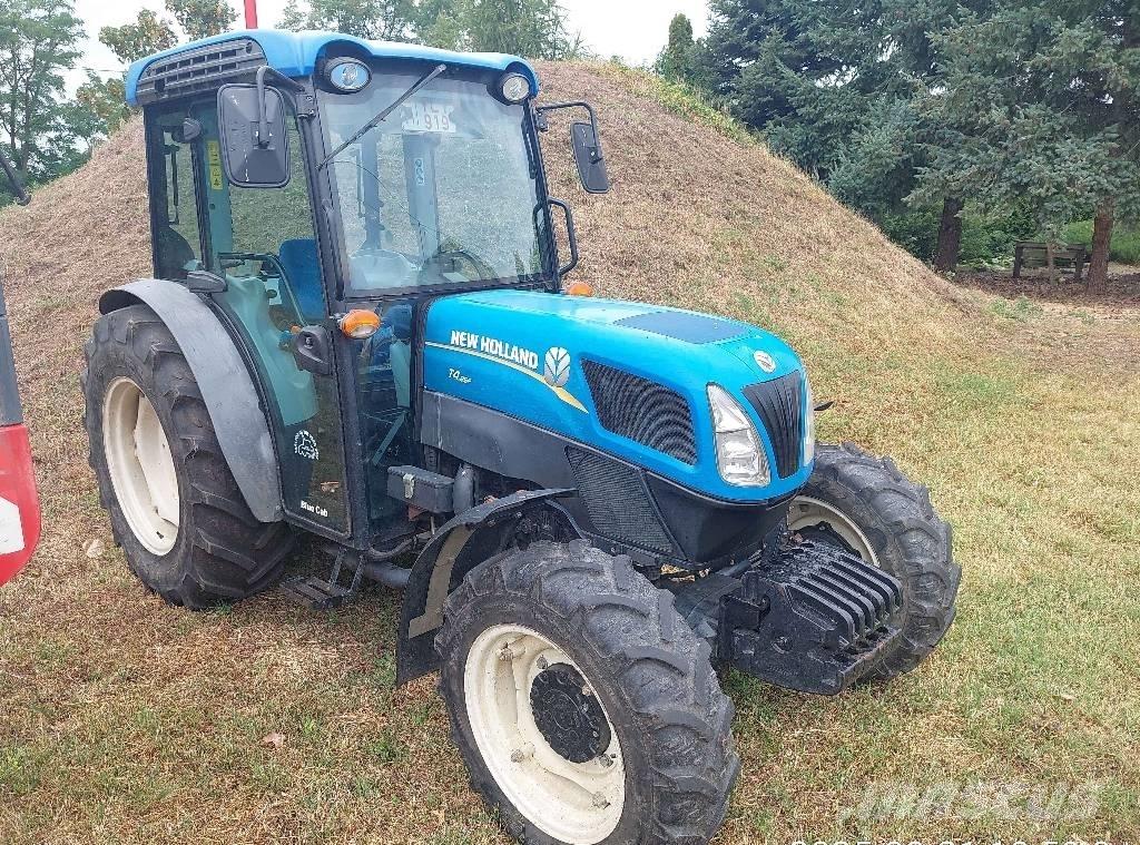 New Holland T4.85F Traktorit
