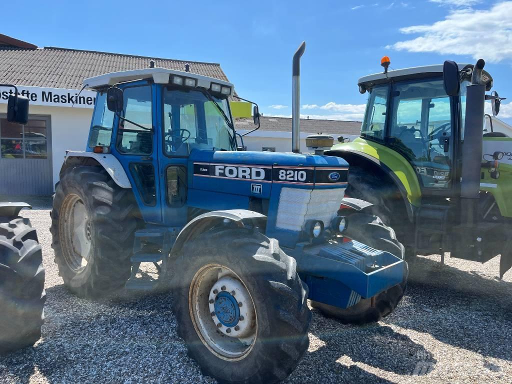 Ford 8210 Force III Traktorit