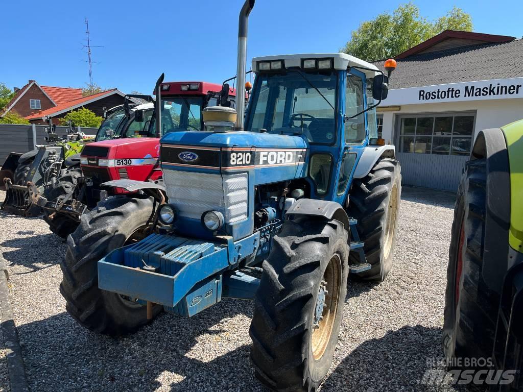Ford 8210 Force III Traktorit