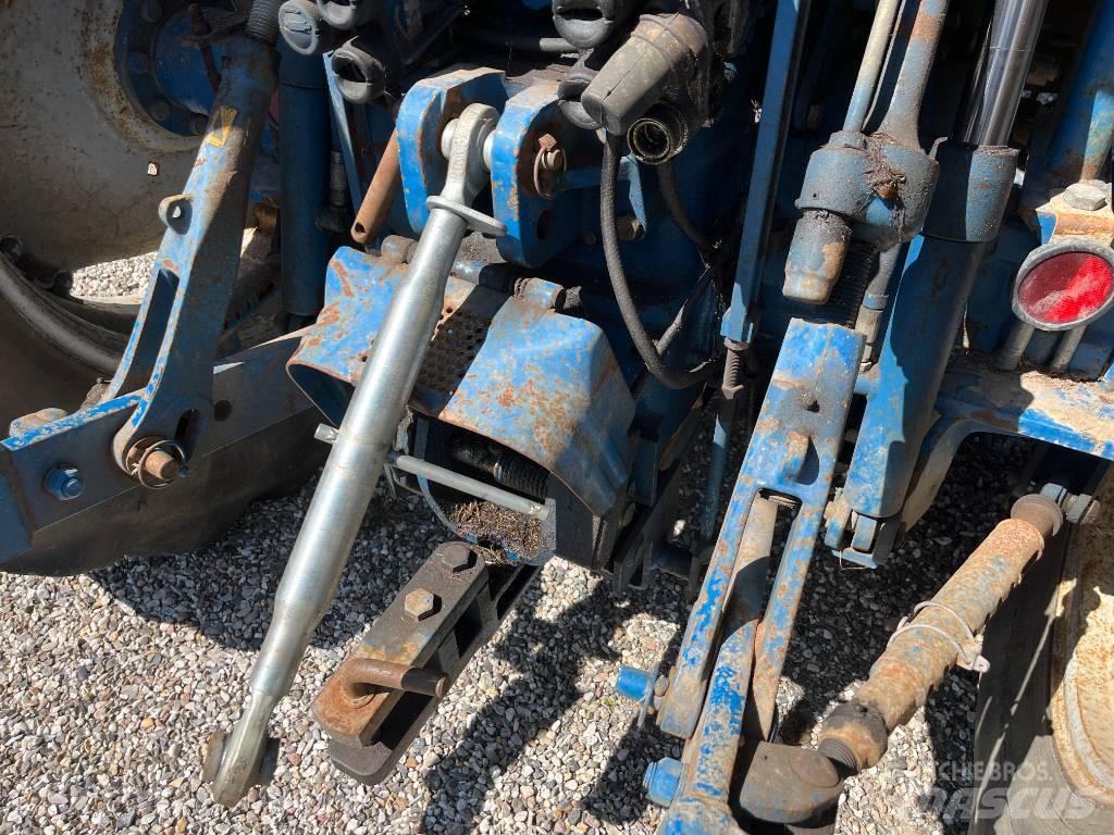 Ford 8210 Force III Traktorit