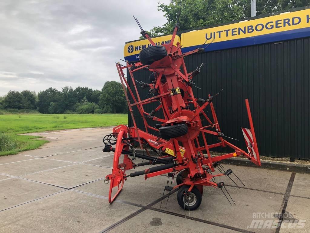 Kuhn GF 8702 Pöyhimet ja haravat