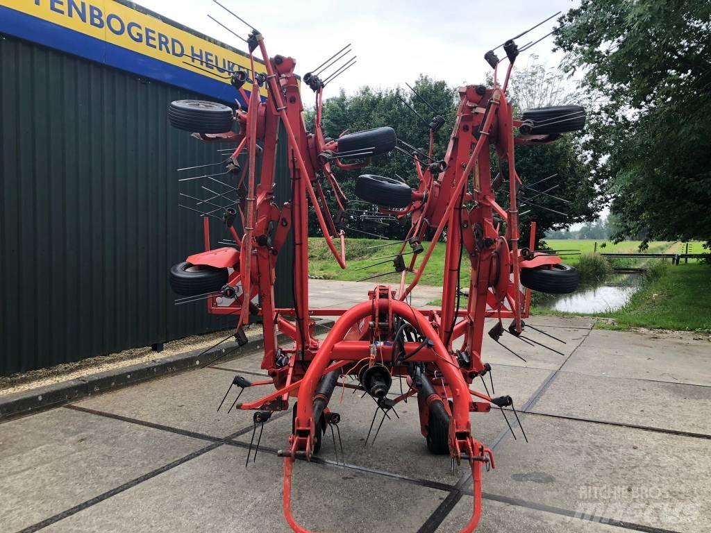 Kuhn GF 8702 Pöyhimet ja haravat