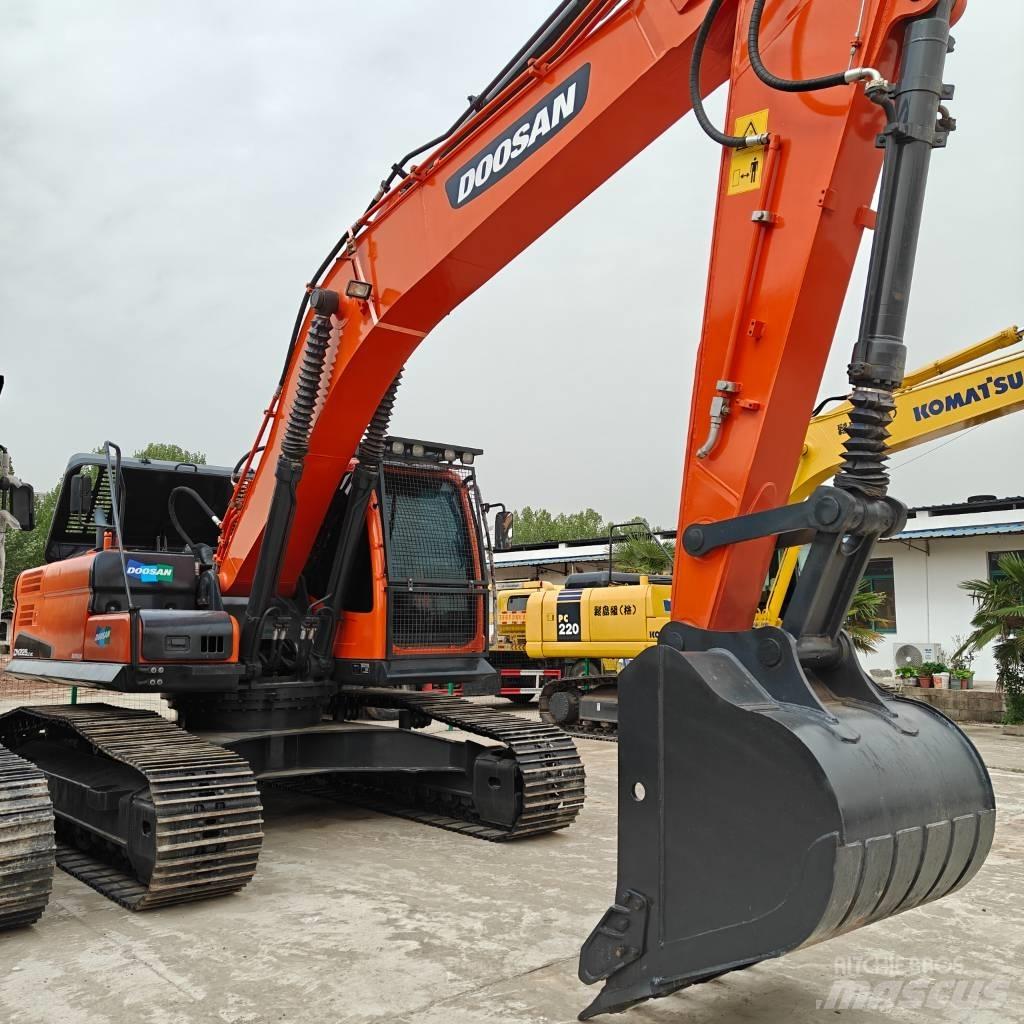 Doosan 225-9C Telakaivukoneet