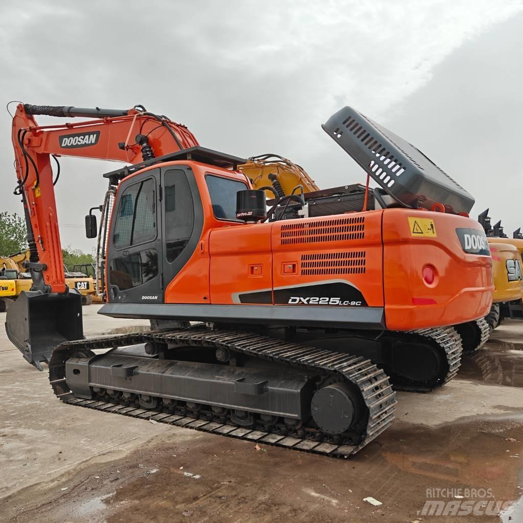 Doosan 225-9C Telakaivukoneet