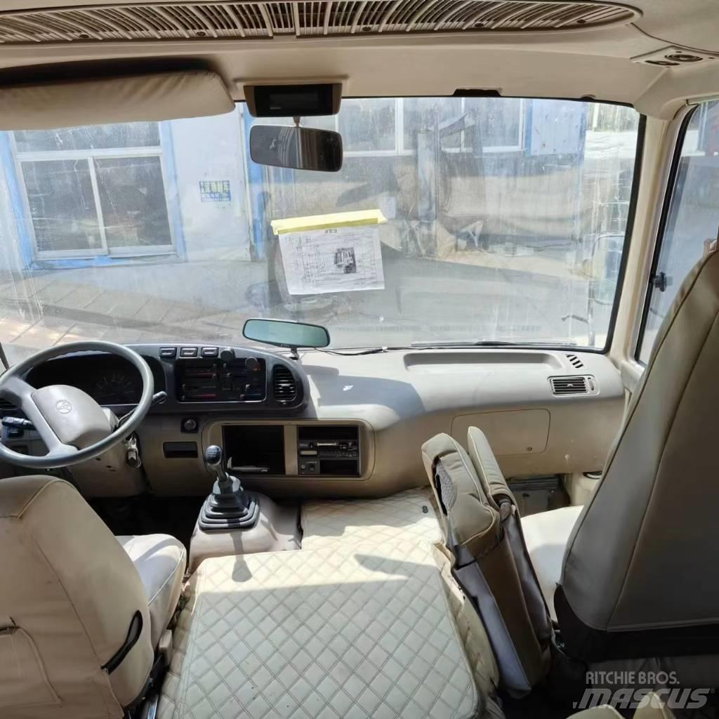Toyota Coaster Bus Minibussit