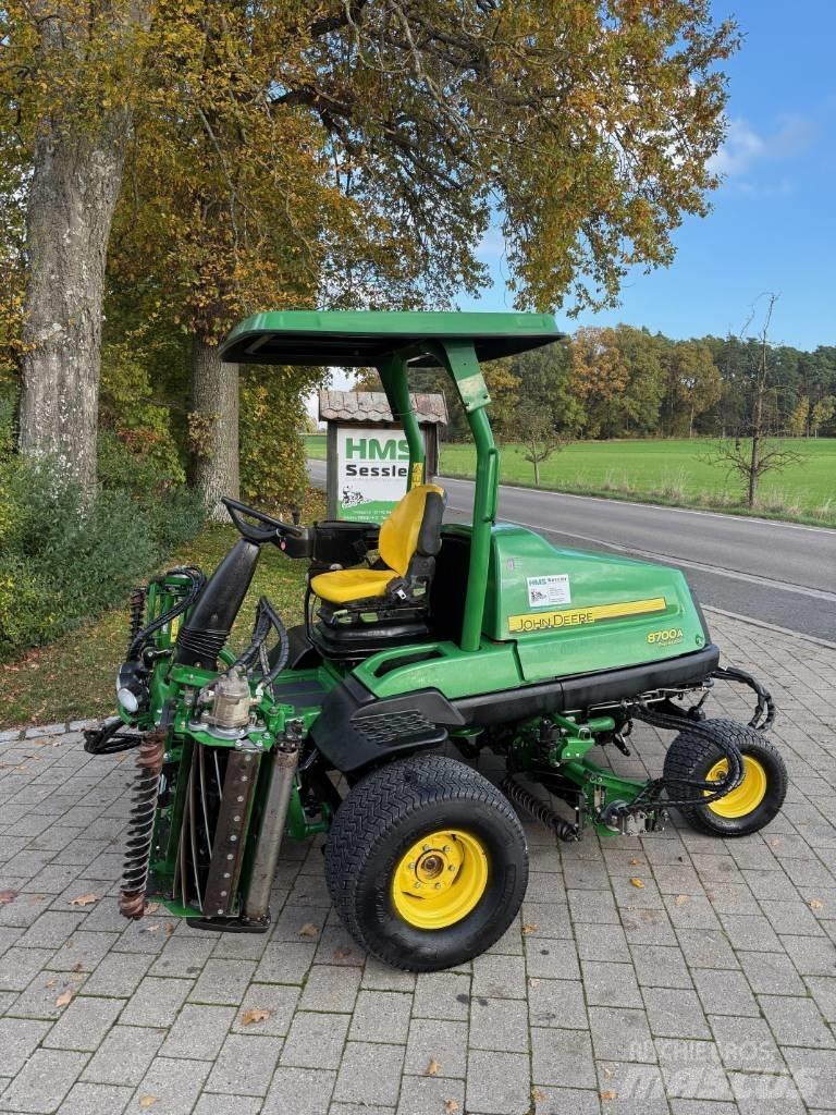 John Deere 8700 A Väyläleikkuri