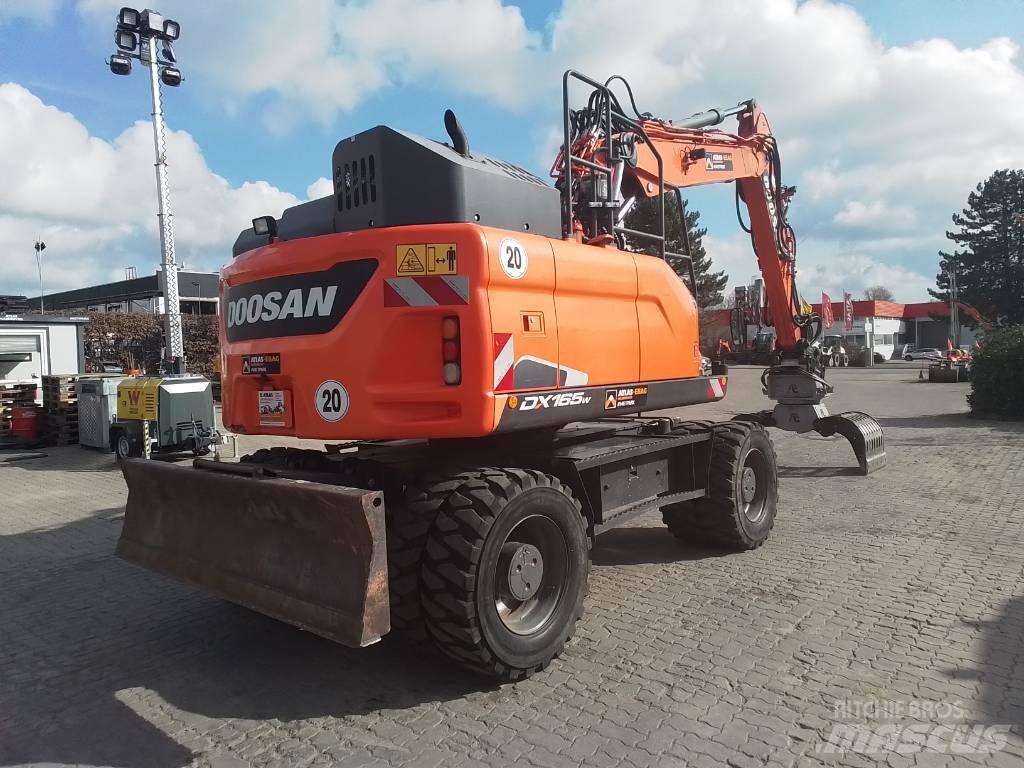 Doosan DX 165 W-5 Pyöräkaivukoneet