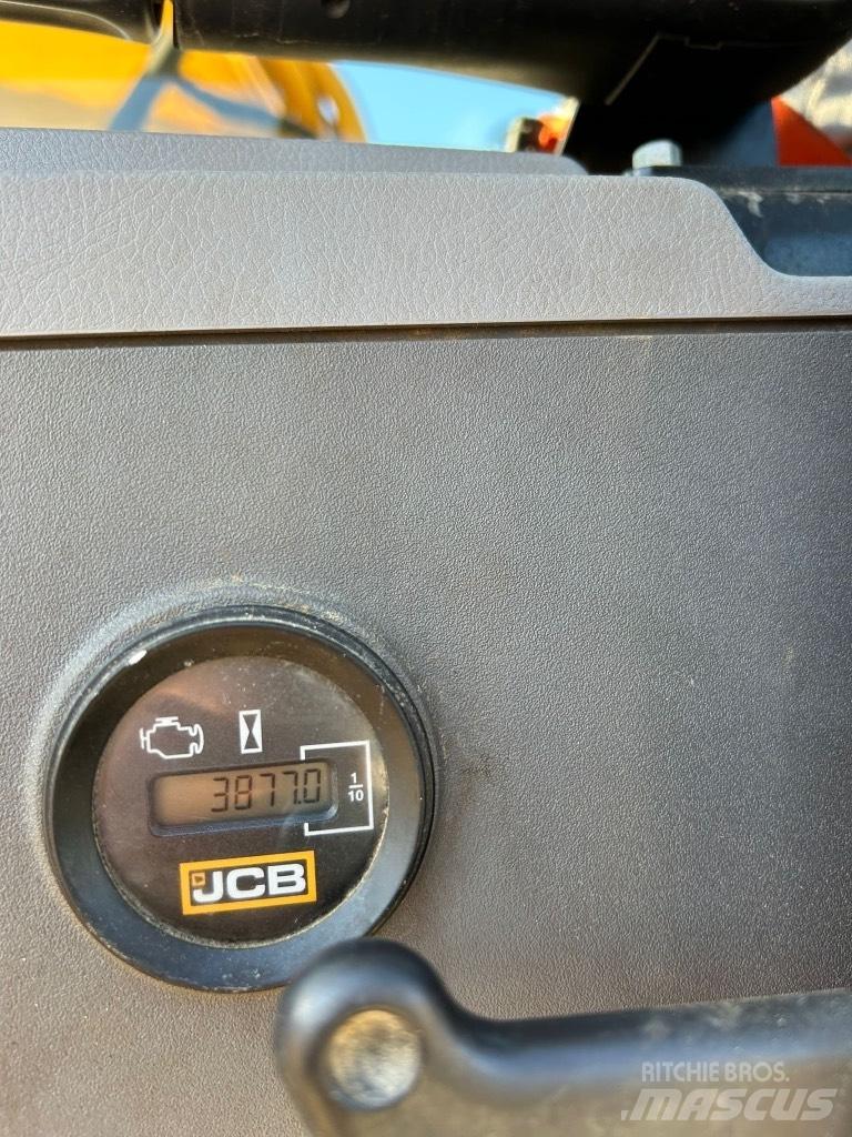 JCB 220X L Telakaivukoneet