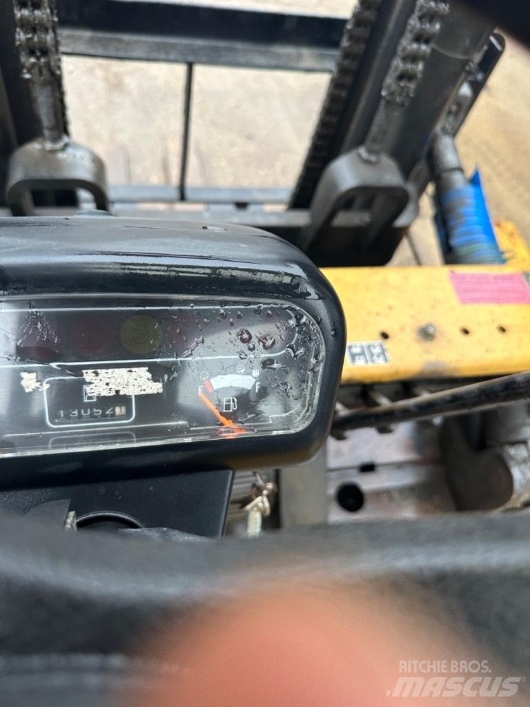 CAT DP 40 Dieseltrukit
