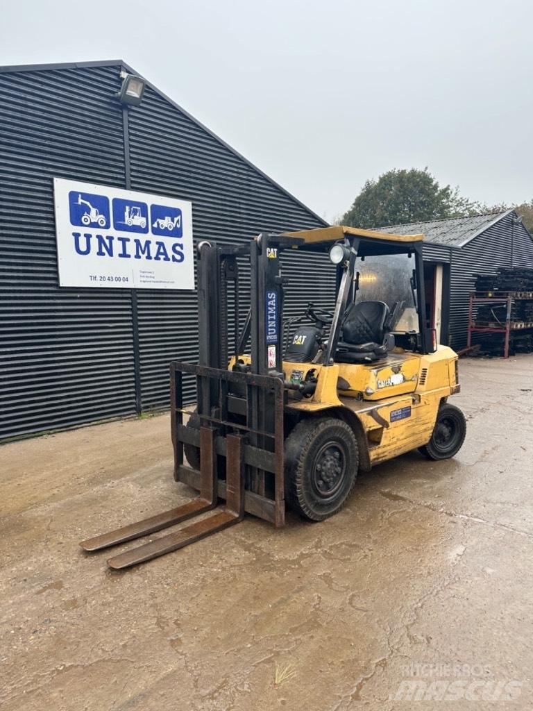CAT DP 40 Dieseltrukit