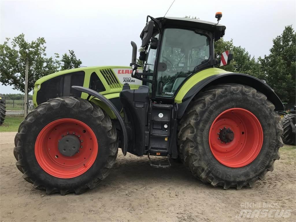 CLAAS Axion 950 Traktorit
