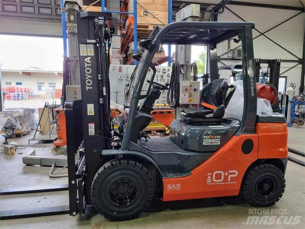 Toyota 02-8FGF25 Nestekaasutrukit