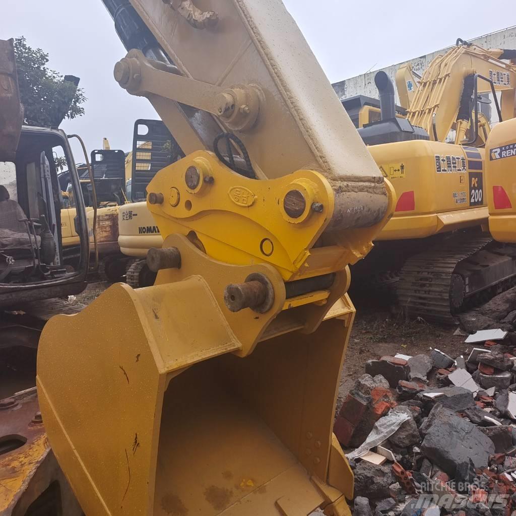 CAT 320 D Telakaivukoneet