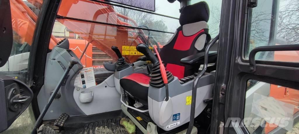 Hitachi ZX210LC-5 Telakaivukoneet