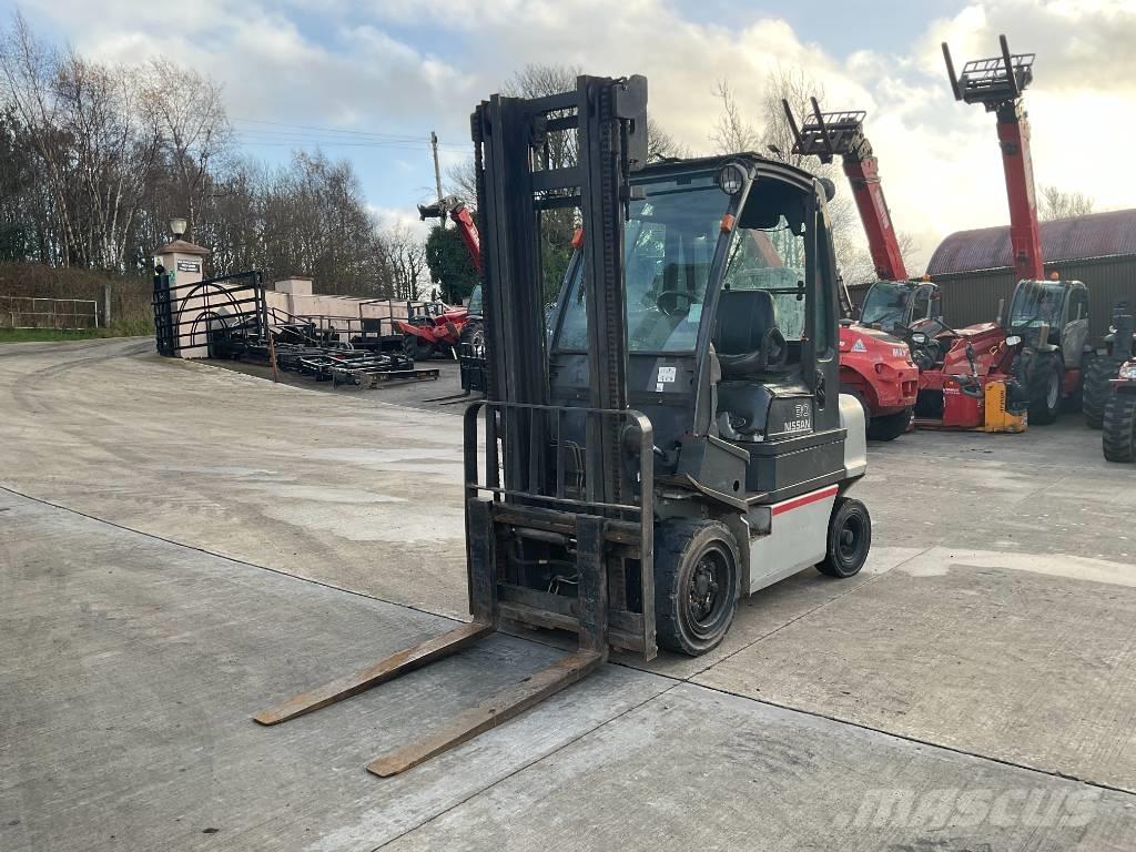 Nissan 30 Forklift Kurottajat
