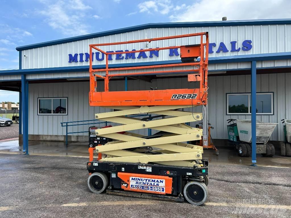 JLG R2632 Saksilavat