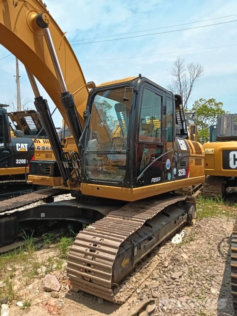 CAT 325 D Telakaivukoneet