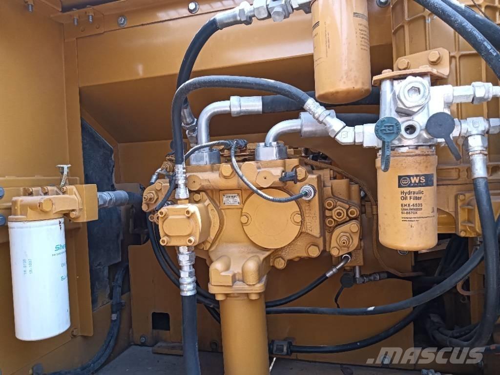 CAT 325 D Telakaivukoneet