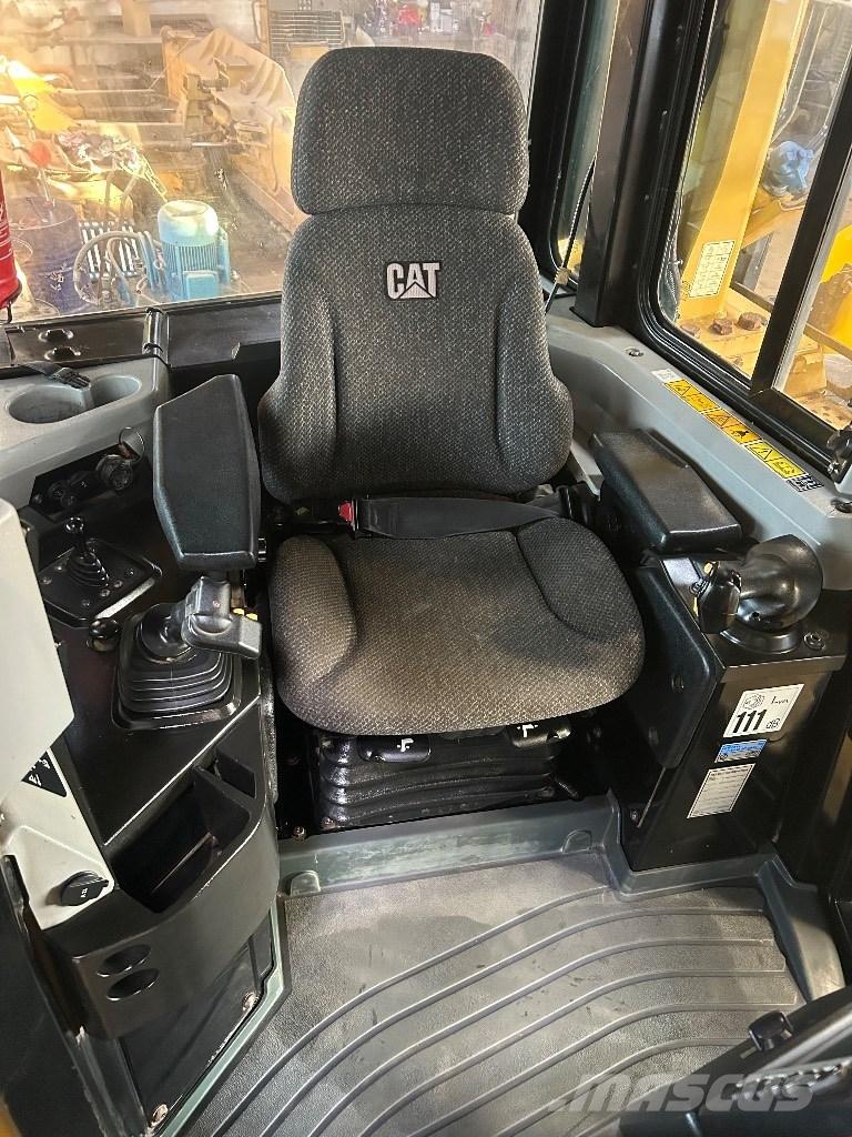 CAT D 6 T LGP Telaketjupuskutraktorit