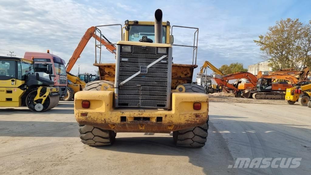 Volvo L 220 D Pyöräkuormaajat