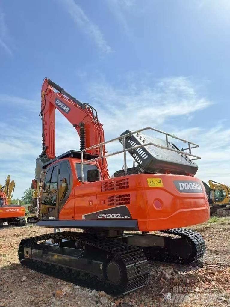 Doosan DX300LC-9C Telakaivukoneet
