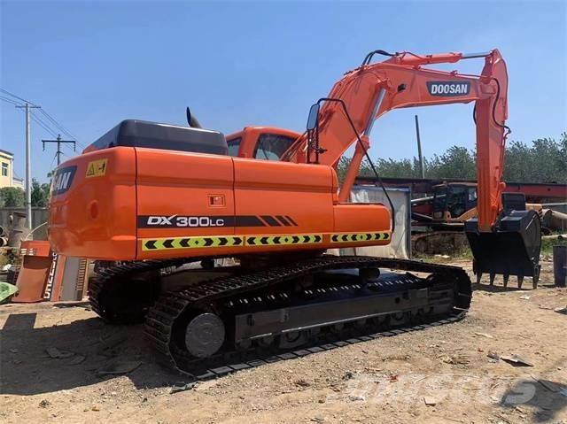 Doosan DX 300 LC Telakaivukoneet