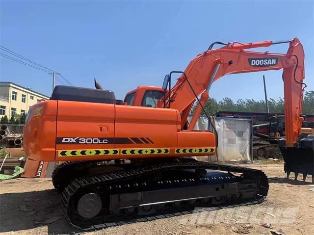 Doosan DX 300 LC Telakaivukoneet