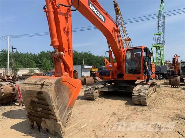 Doosan DX 300 LC Telakaivukoneet