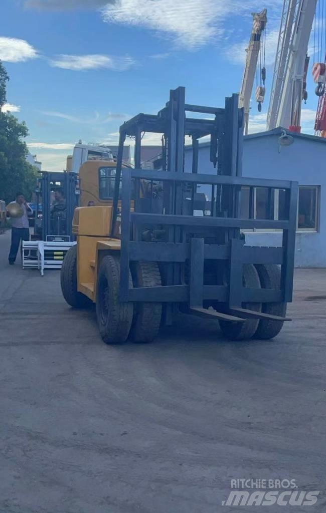 Komatsu 10 Ton Dieseltrukit