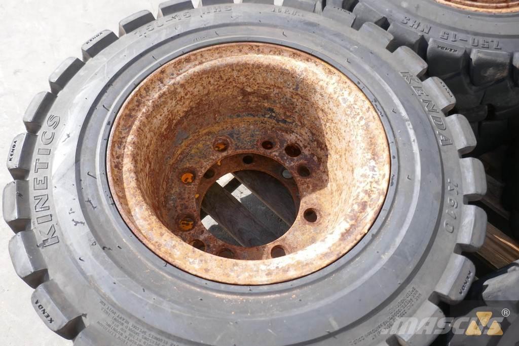 Kenda 7.50-15 Renkaat ja vanteet