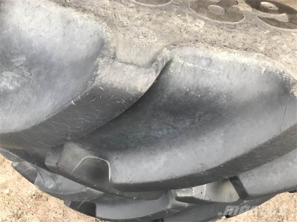 Mitas 680/80R42 Renkaat ja vanteet