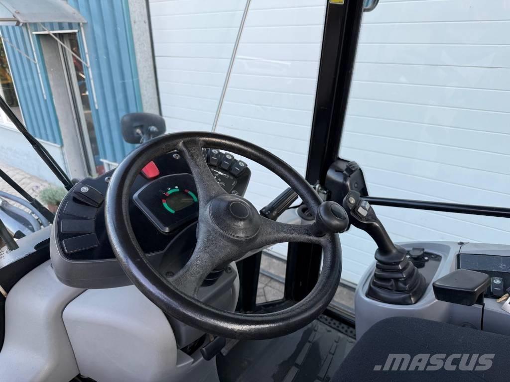 CAT 907 H Pyöräkuormaajat