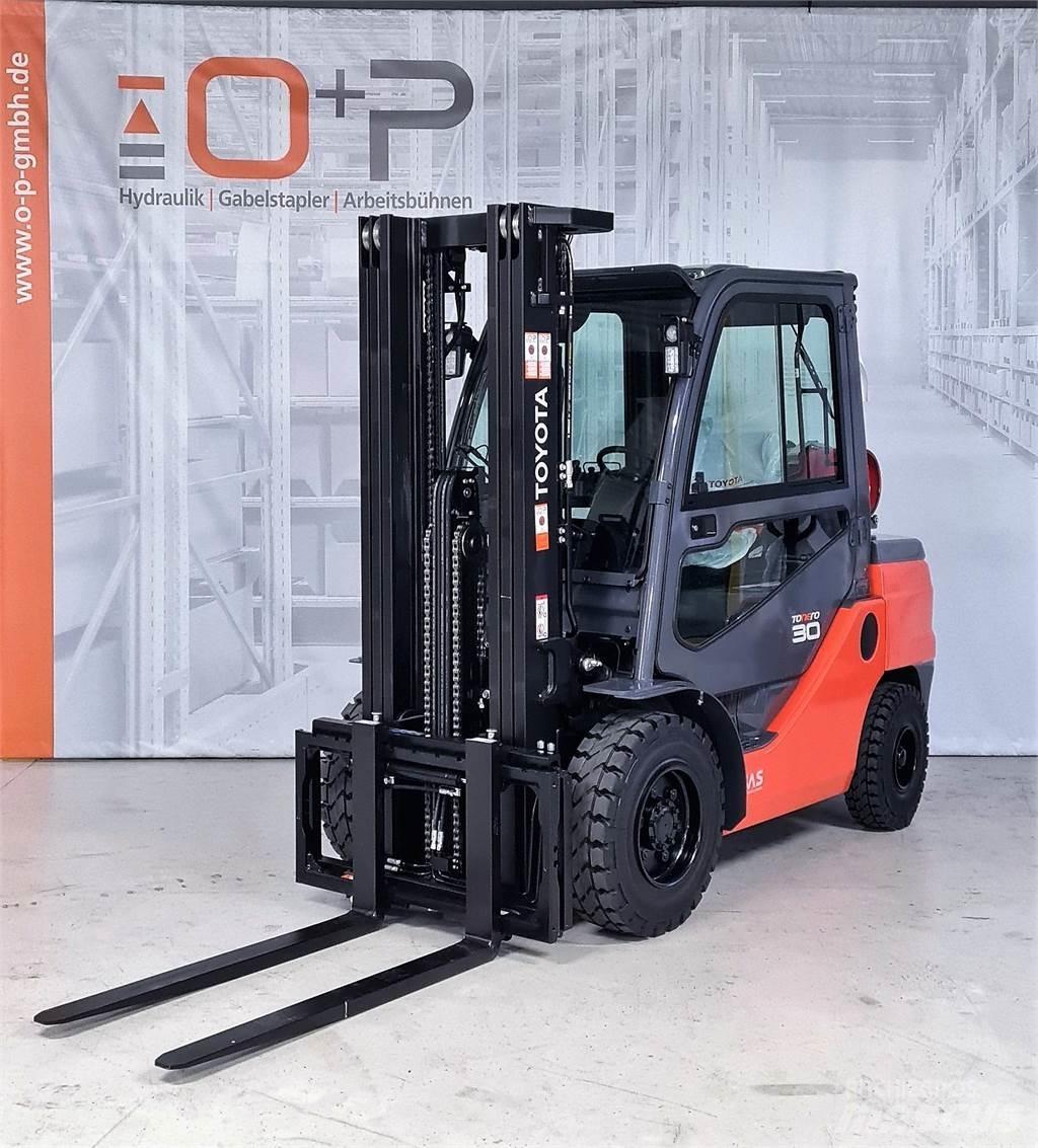 Toyota 02-8FGF30 Nestekaasutrukit