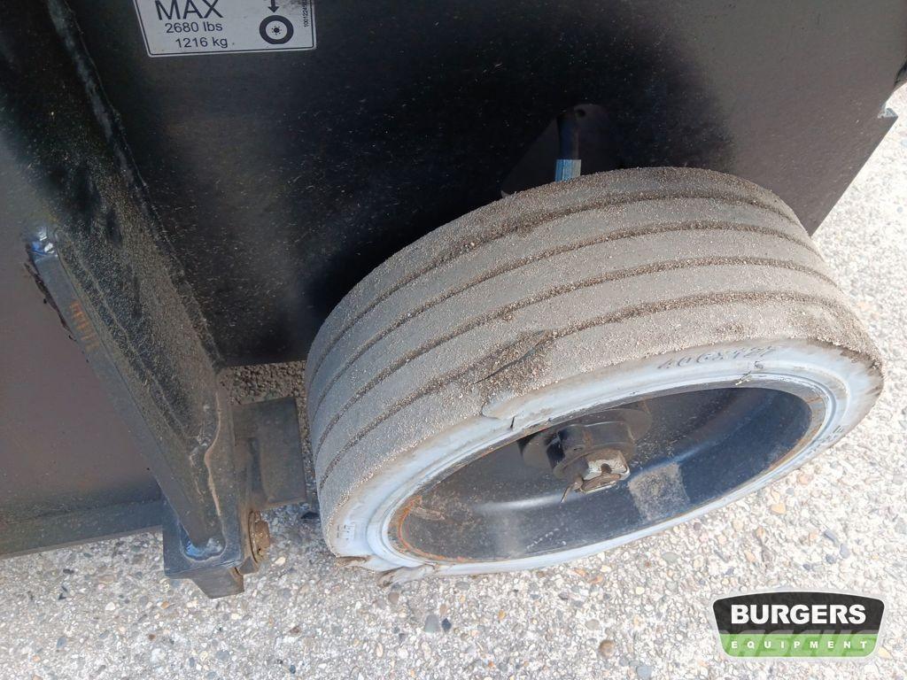 JLG R4045 Saksilavat