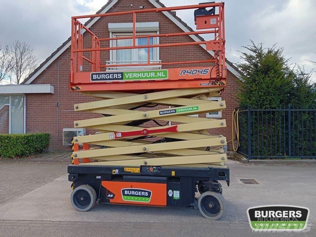 JLG R4045 Saksilavat