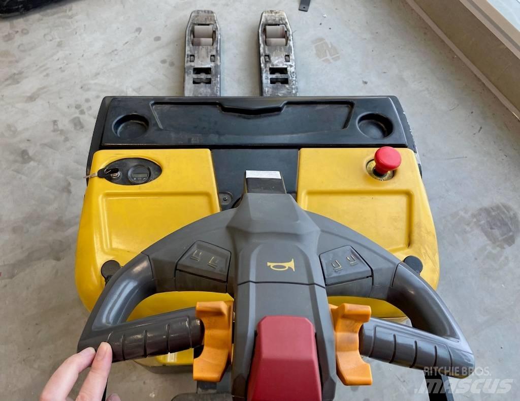 Yale MP20XUX Lavansiirtotrukit ajotasolla