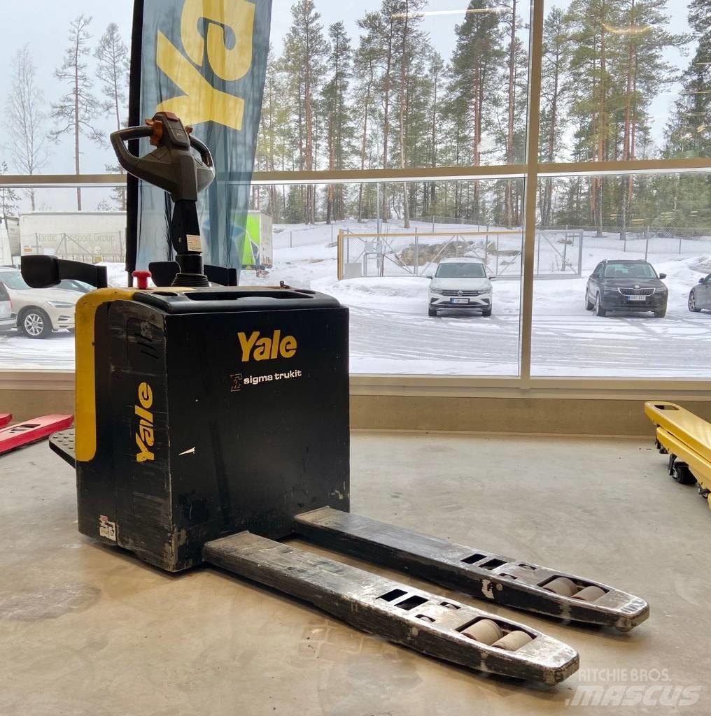 Yale MP20XUX Lavansiirtotrukit ajotasolla