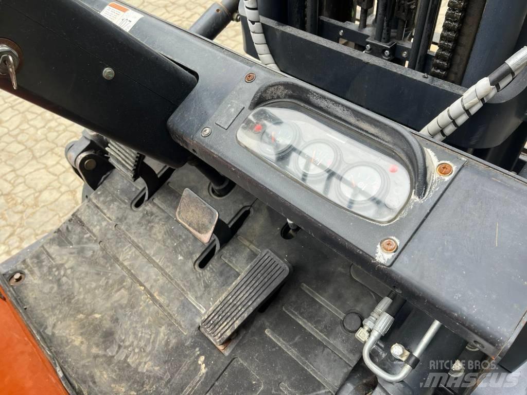 Doosan D 25 GP Dieseltrukit