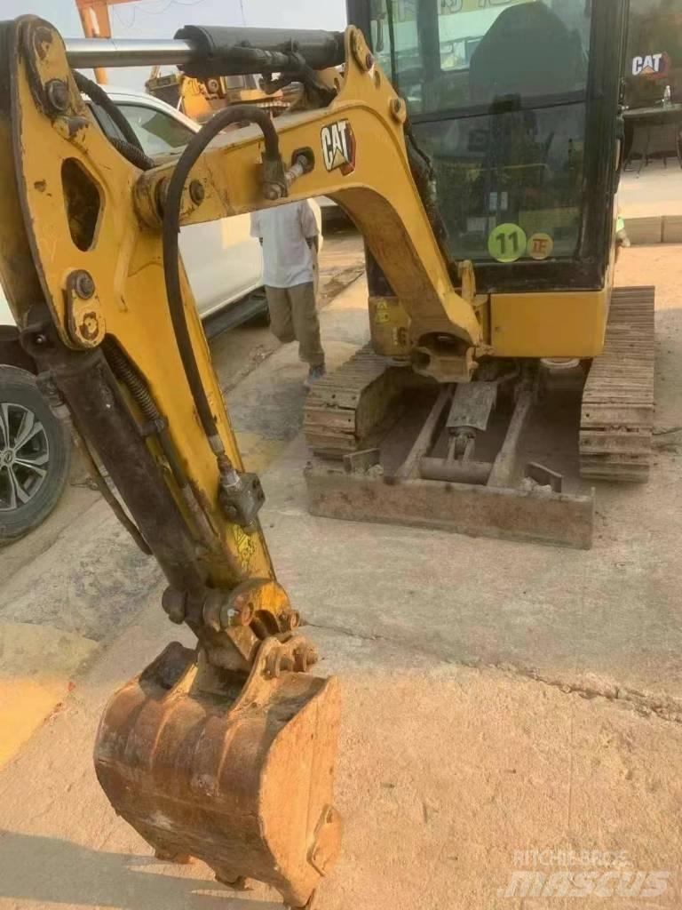 CAT 302 Minikaivukoneet < 7t
