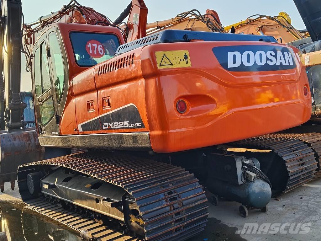 Doosan DX 225 LC-9C Telakaivukoneet