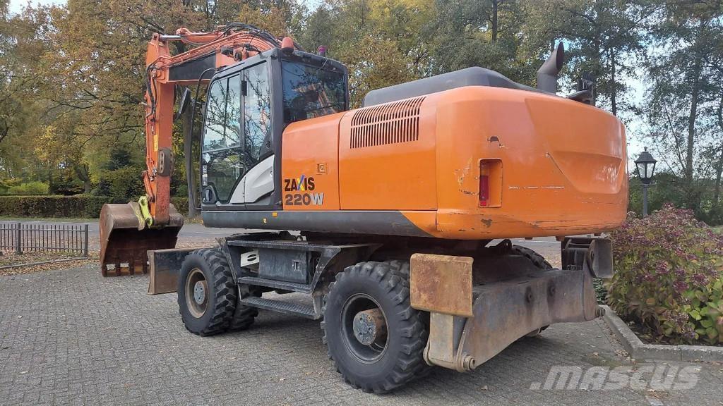 Hitachi ZX220W-5B Pyöräkaivukoneet
