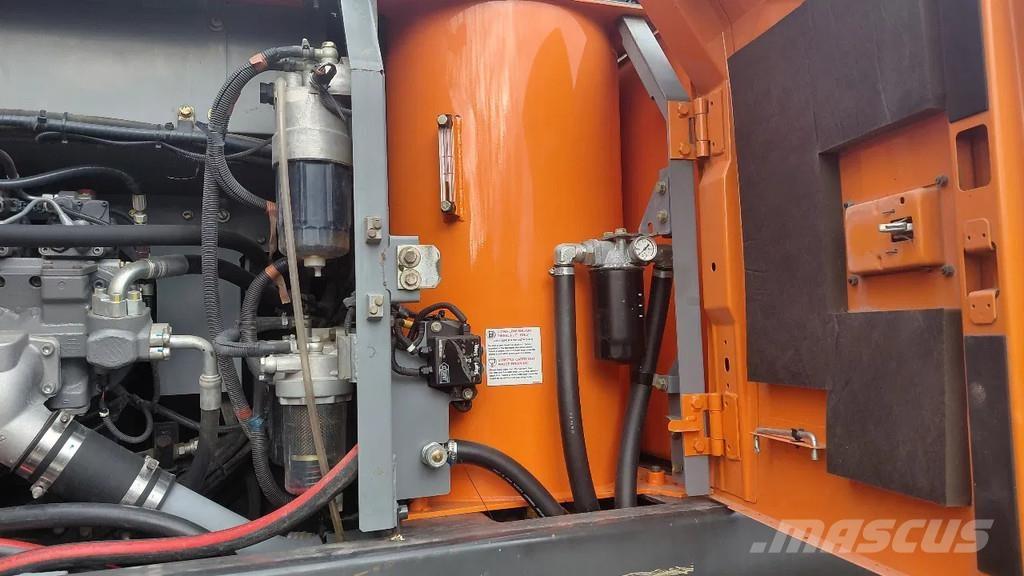 Hitachi ZX220W-5B Pyöräkaivukoneet