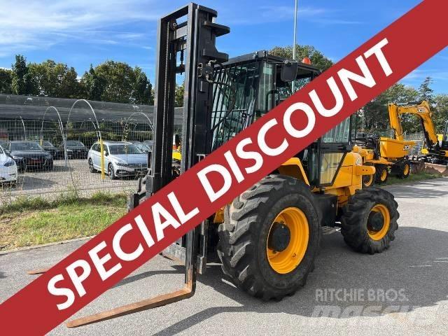 JCB 930 RTFL Maastotrukit