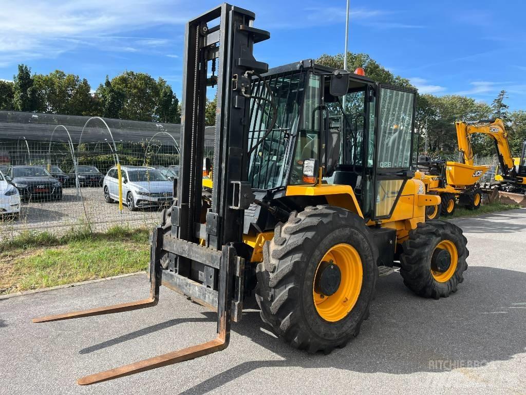 JCB 930 RTFL Maastotrukit