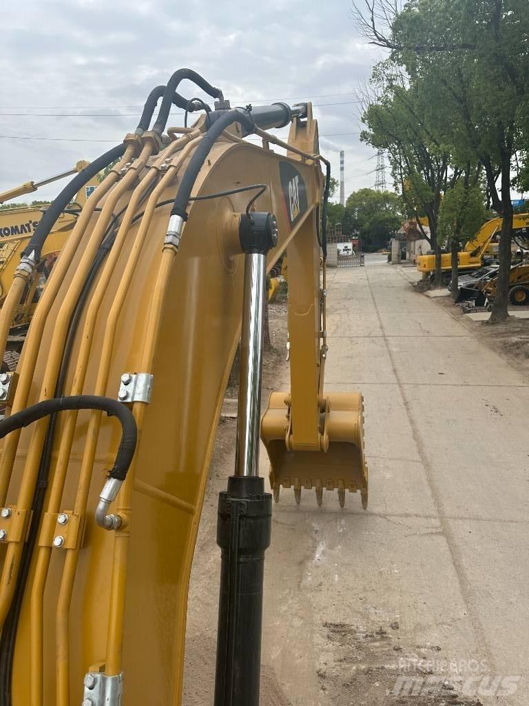 CAT CAT330D Midikaivukoneet 7t - 12t