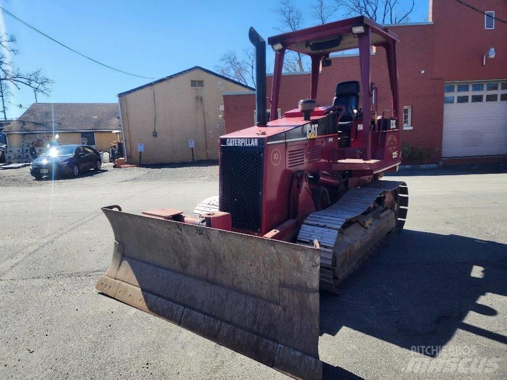 CAT D 3 C III Telaketjupuskutraktorit