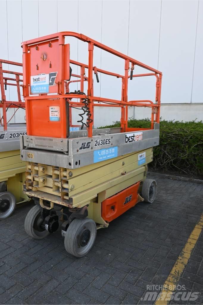 JLG 2030 ES Saksilavat