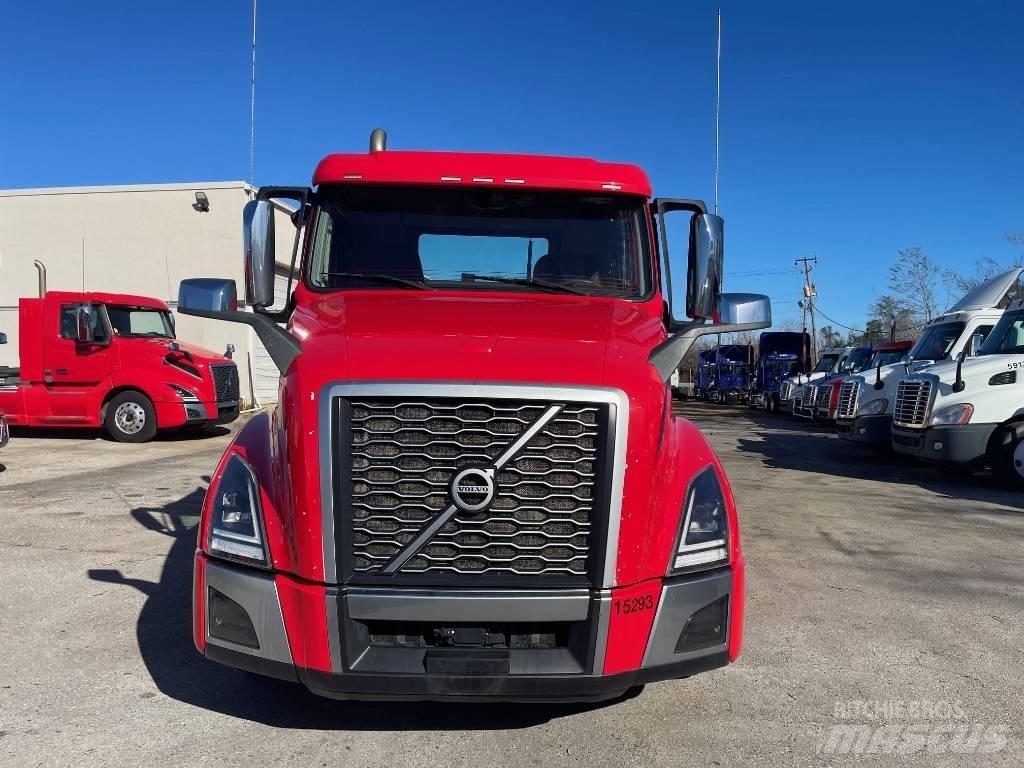 Volvo VNL64T300 Vetopöytäautot