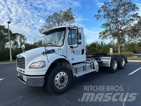 Freightliner M2 Vetopöytäautot